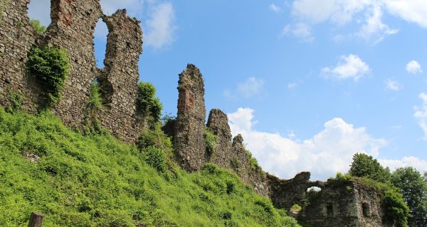 bbs mc 精华帖配图，我的世界中世纪城堡建筑作品全景，石砖与木材搭配，夕阳光线下的宏伟建筑